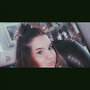 Meet your Posher, Lacey